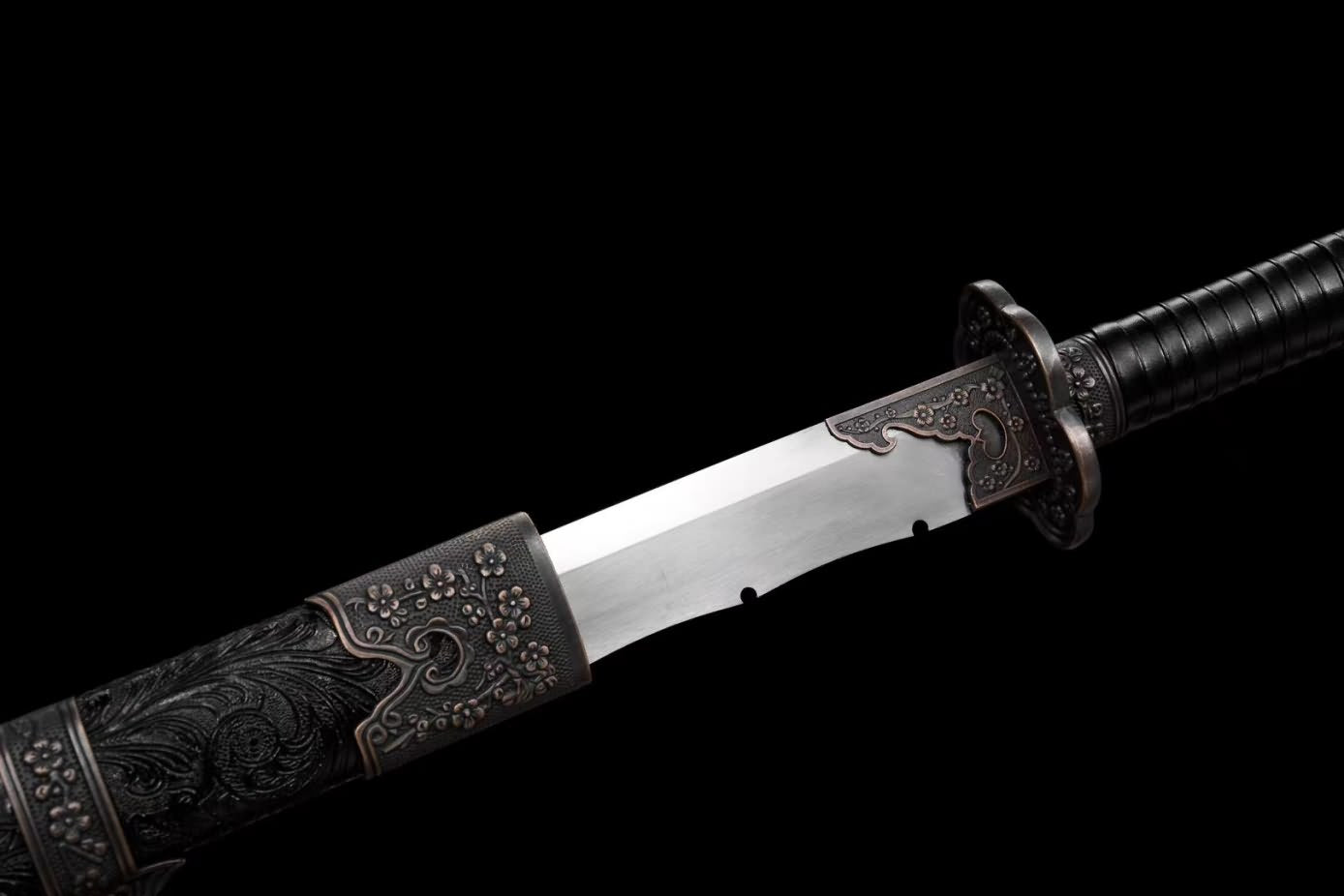 Qing dao Swords Real Forged High Carbon Steel Blade,Alloy Fittings