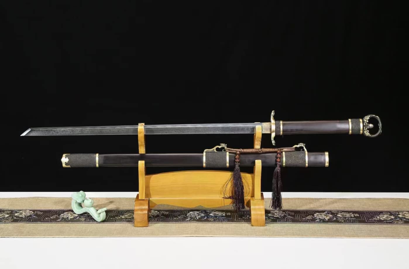 Tang dao,Forged Damascus Blade,Brass Fittings,Ebony Scabbard