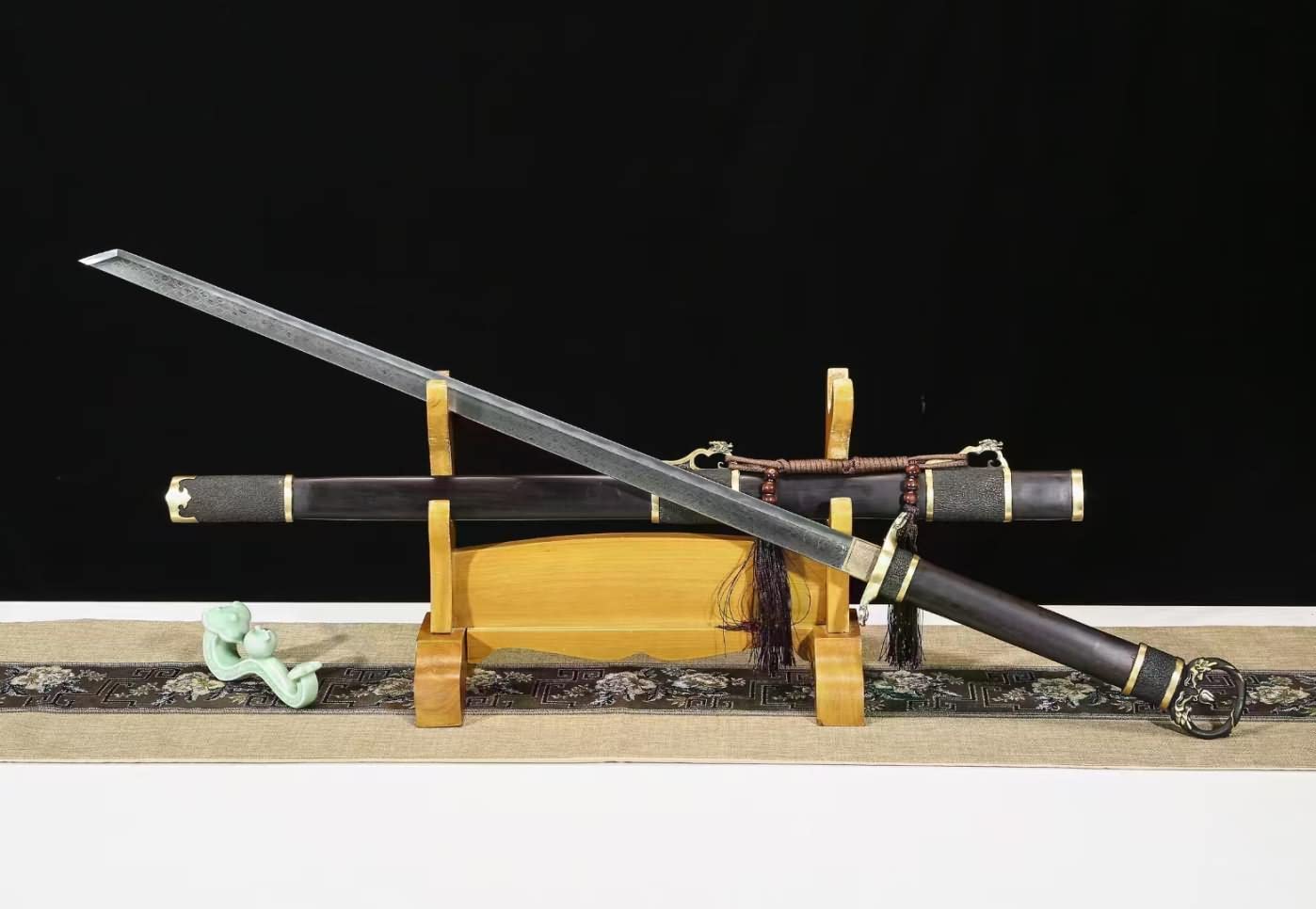 Tang dao,Forged Damascus Blade,Brass Fittings,Ebony Scabbard