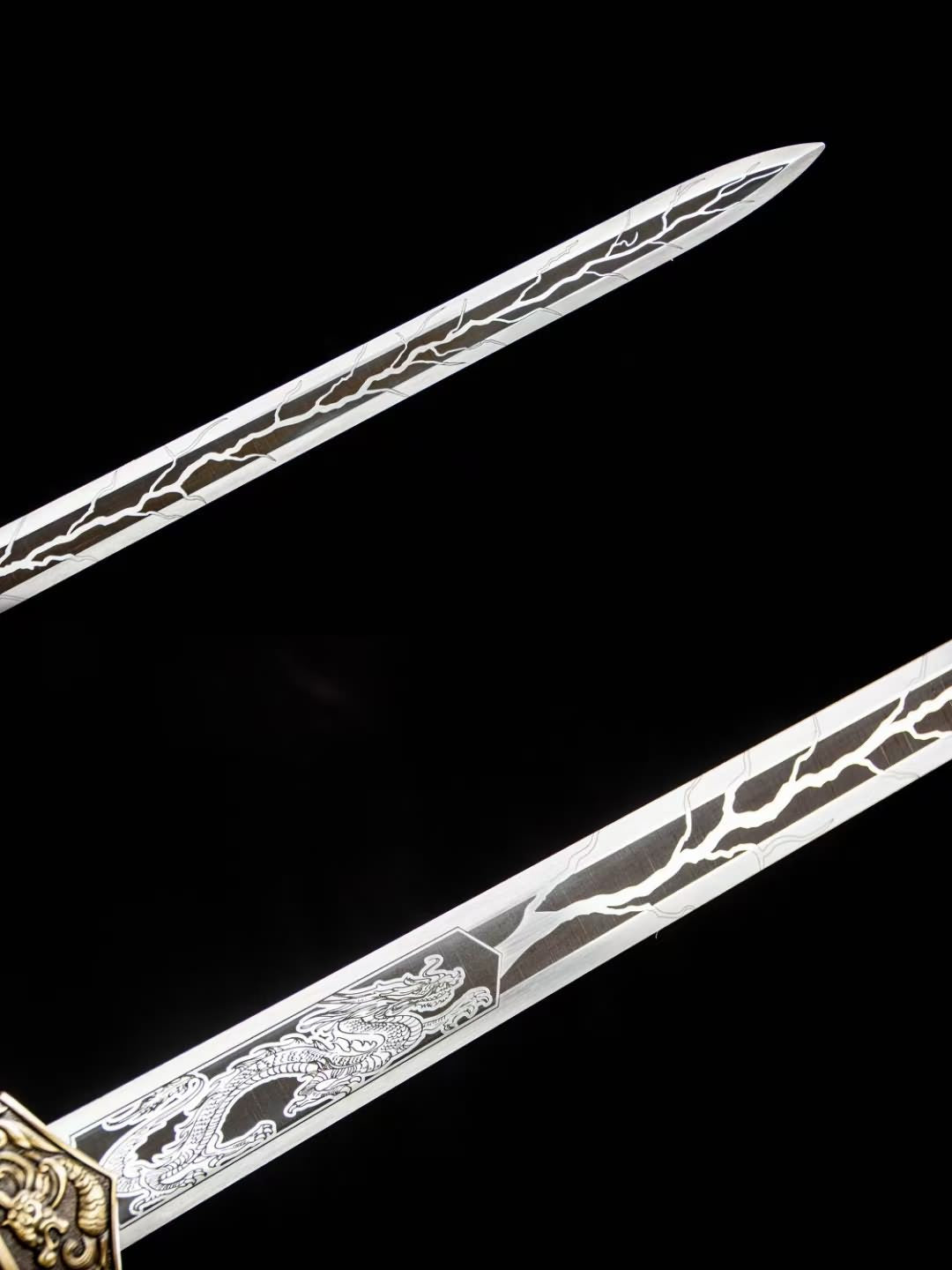 Traditional Chinese Han Sword with High Carbon Steel Etched Blade