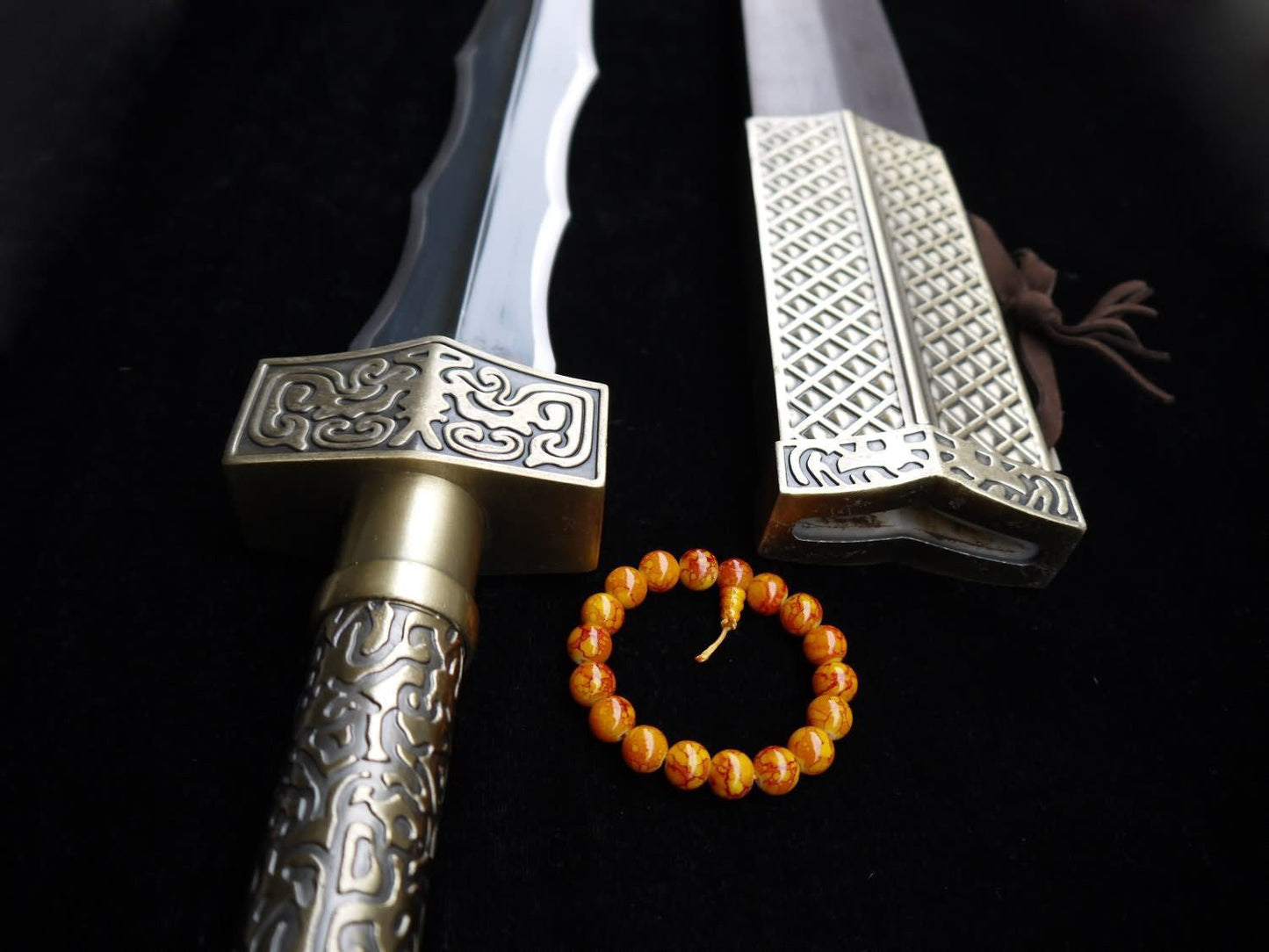 Hua Mulan jian sword,Medium carbon steel black blade,Alloy fittings,Rosewood scabbard,Length 41"