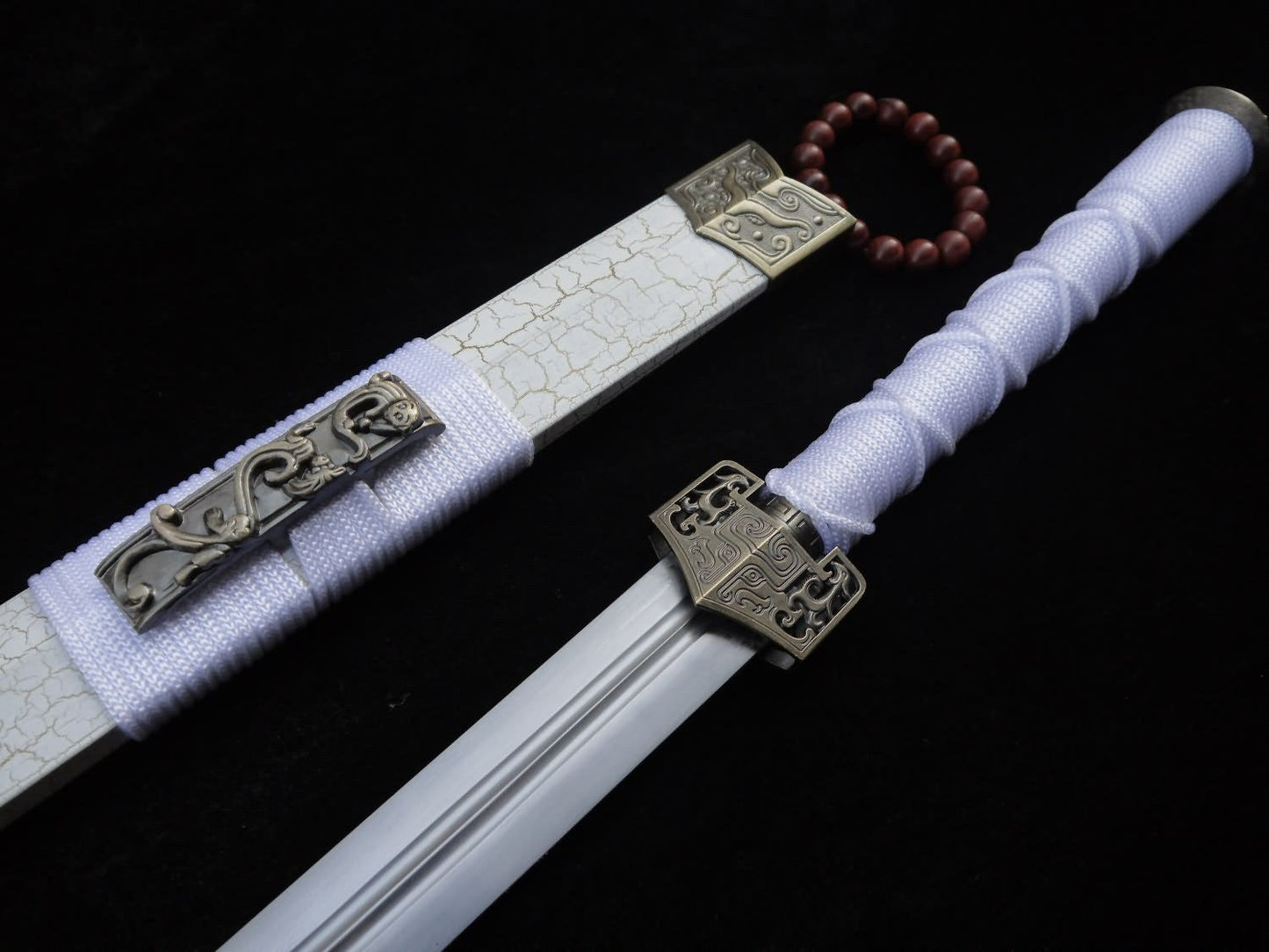 Han jian/Medium carbon steel blade/White scabbard/Alloy fittings/Length 39"