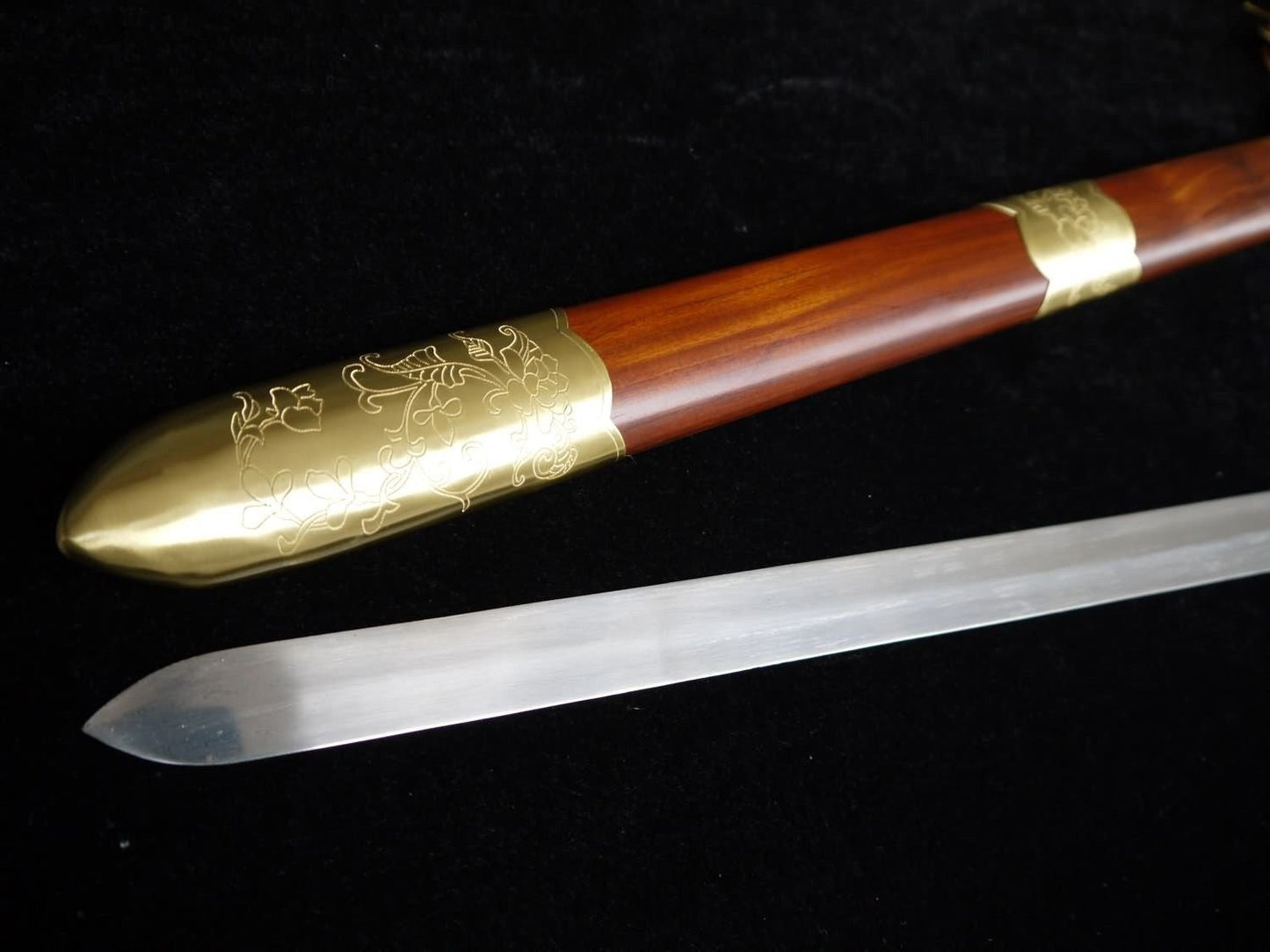 Tai Chi sword/Pattern steel blade/Rosewood scabbard/Copper hand-carved pattern