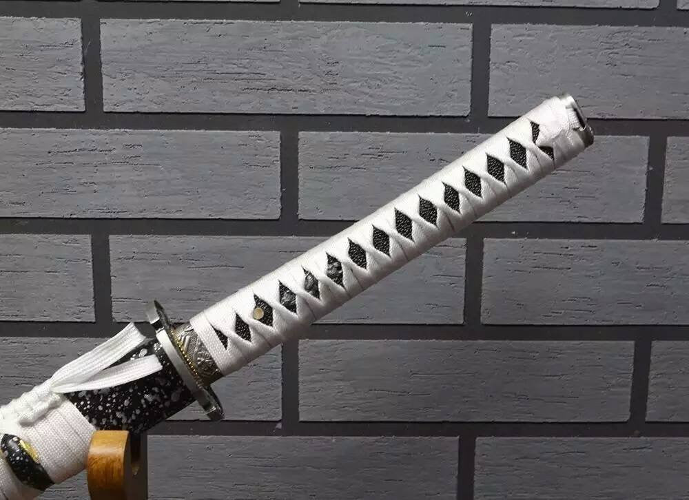 Samurai Katana/High carbon steel blade/Solid wood scabbard/Alloy fittings