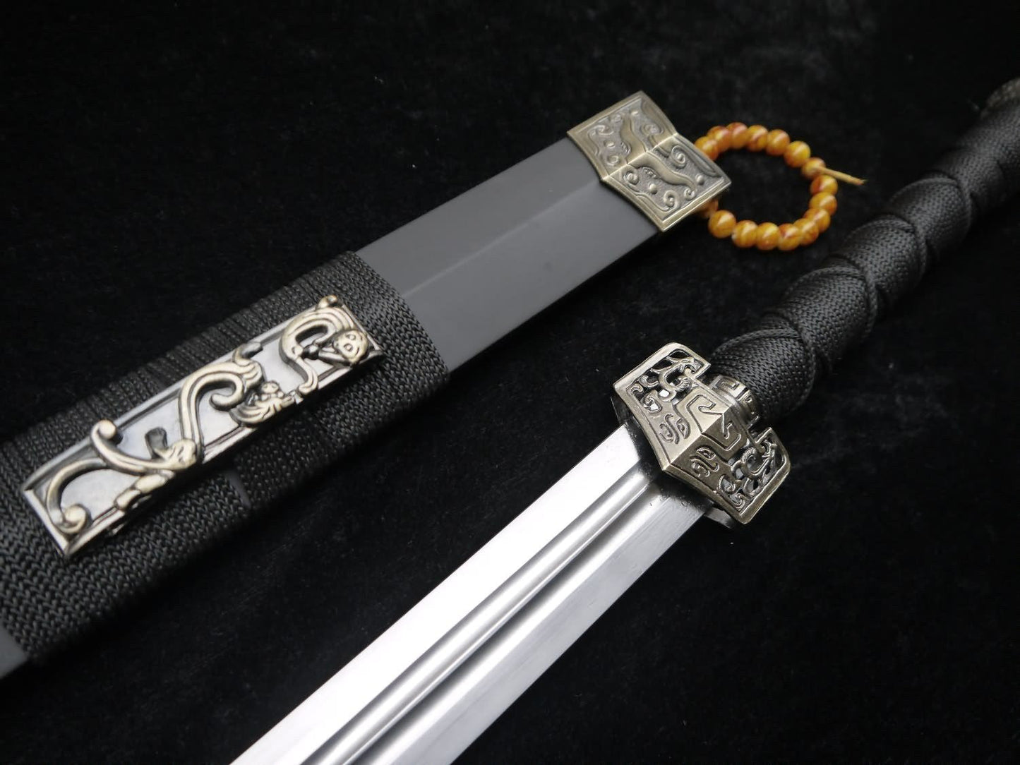 Han jian/Medium carbon steel blade/Solid matte black paint Scabbard/Zinc-alloy