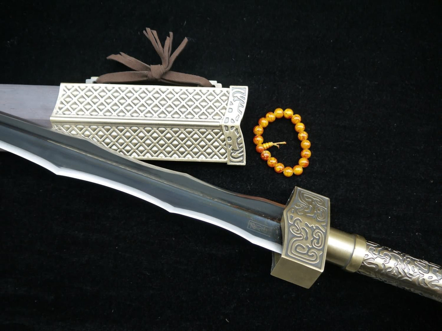 Hua Mulan jian sword,Medium carbon steel black blade,Alloy fittings,Rosewood scabbard,Length 41"