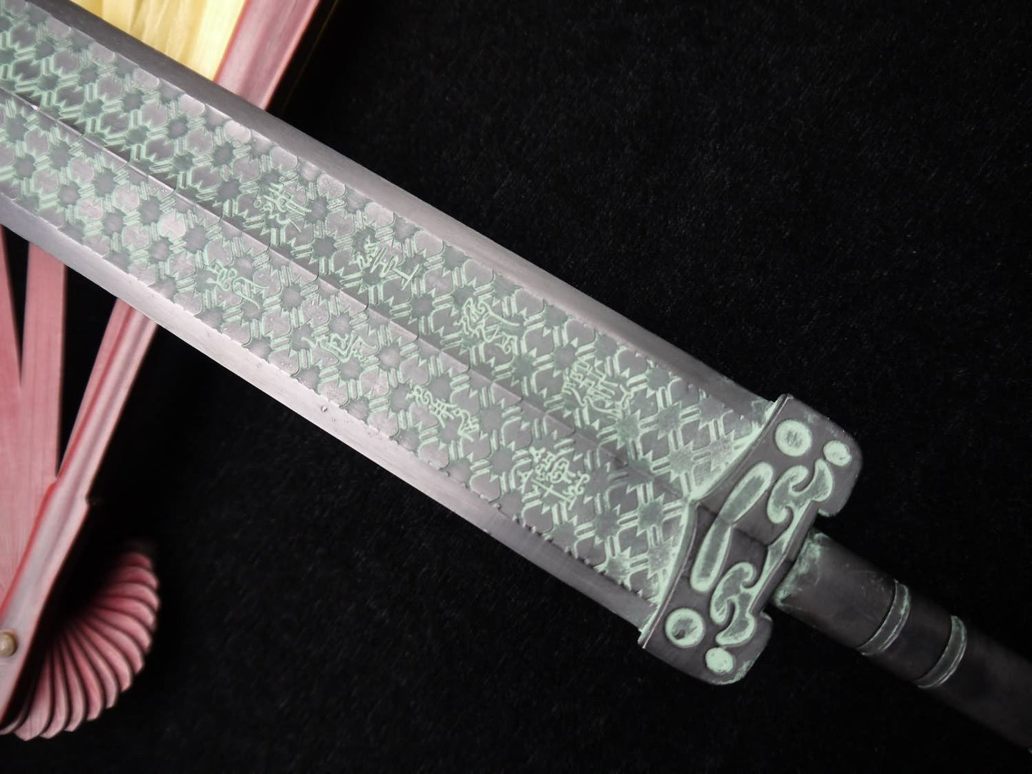 Sword of Goujia/Zinc alloy production/With shelves/Length 22"