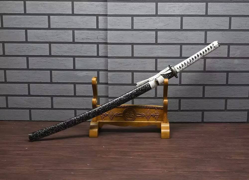 Samurai Katana/High carbon steel blade/Solid wood scabbard/Alloy fittings