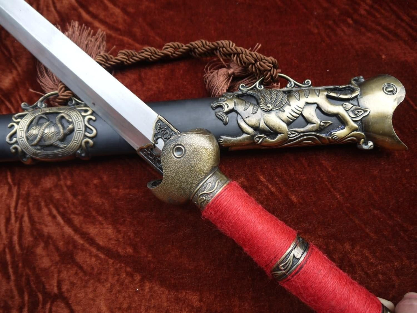 Chinese war Sword,Forged Dmascus Sword Blade,Black Wood Scabbard