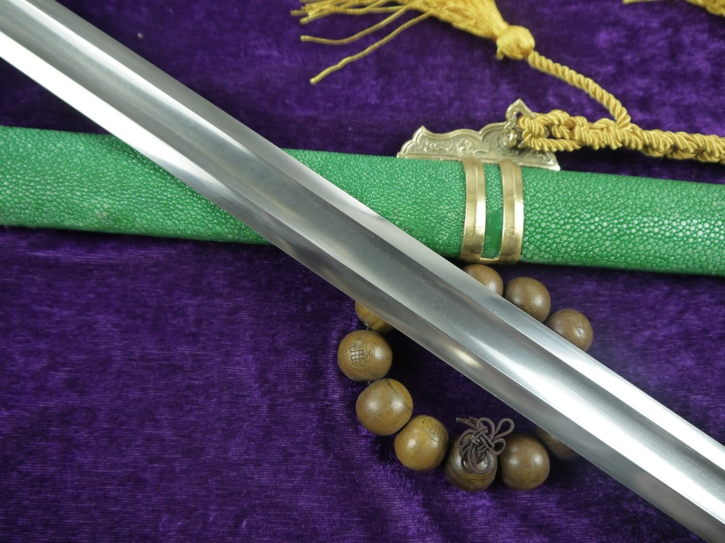 Tang sword/Damascus steel handmade blade/Brass fittings/Green skin scabbard