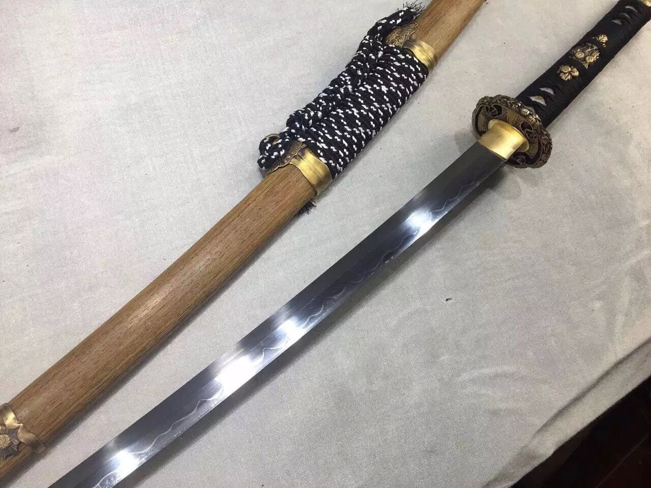 Nihontou Tachi/Katana/High carbon steel/Wood scabbard/Alloy tosogu/Full tang