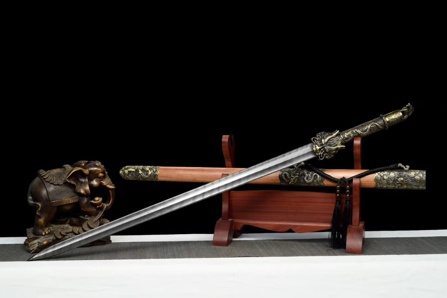 Dragon King Jian Sword-Genuine Damascus Steel Blade,Elegant Alloy Fittings,and Exquisite Rosewood Scabbard