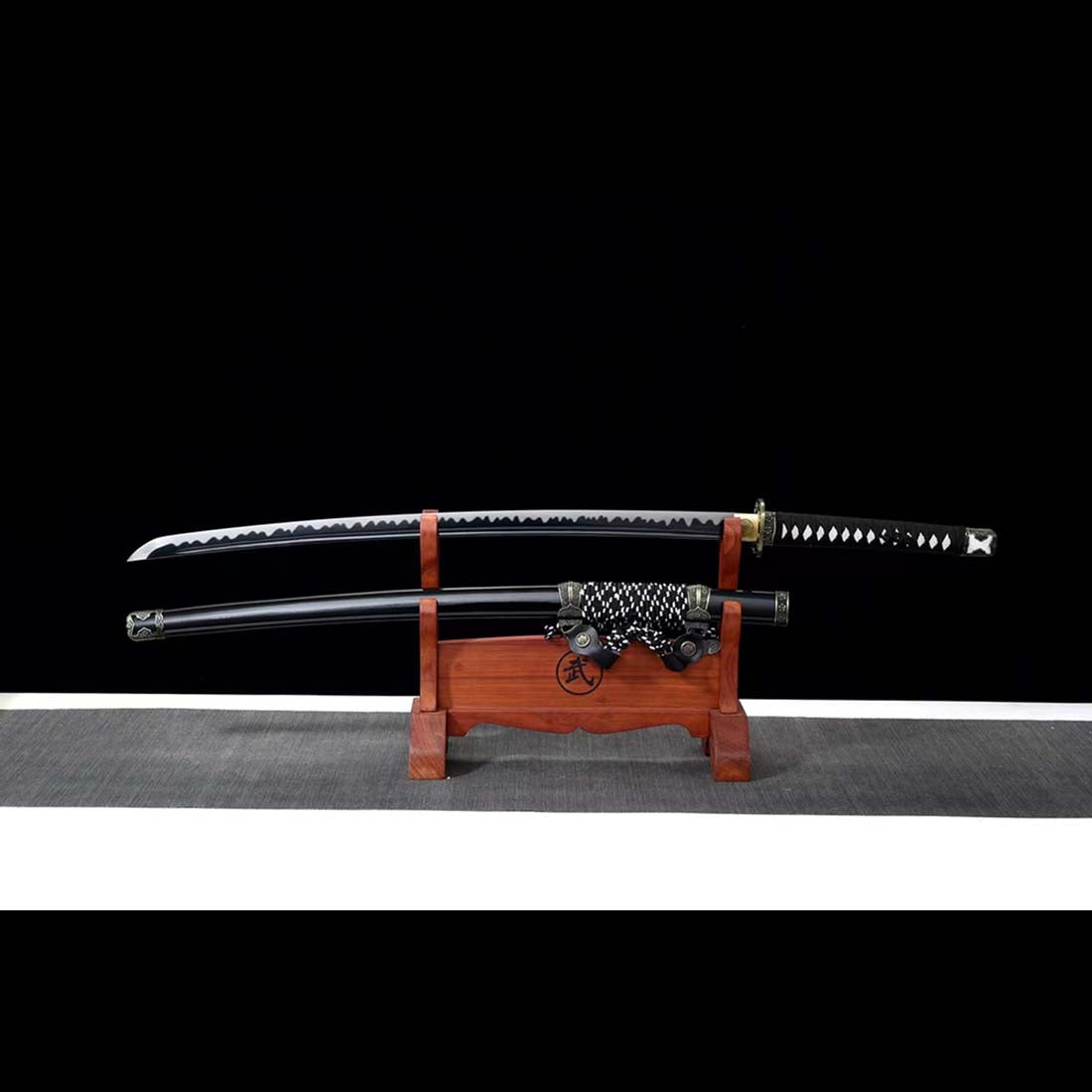 Handmade Japanese Tachi Katana, High Manganese Steel Full Tang with Grinding Hamon Black Saya