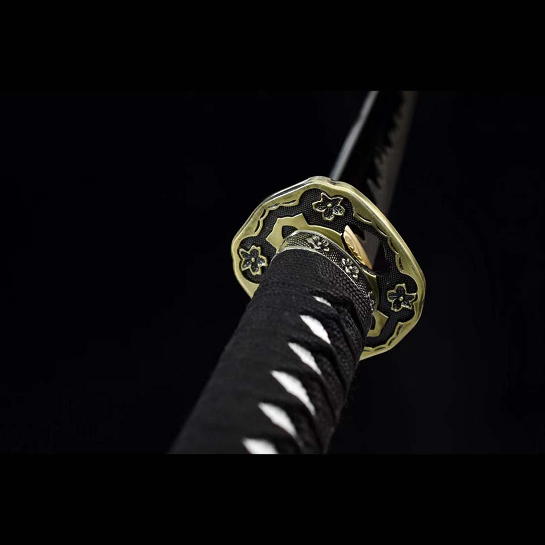 Handmade Japanese Tachi Katana, High Manganese Steel Full Tang with Grinding Hamon Black Saya