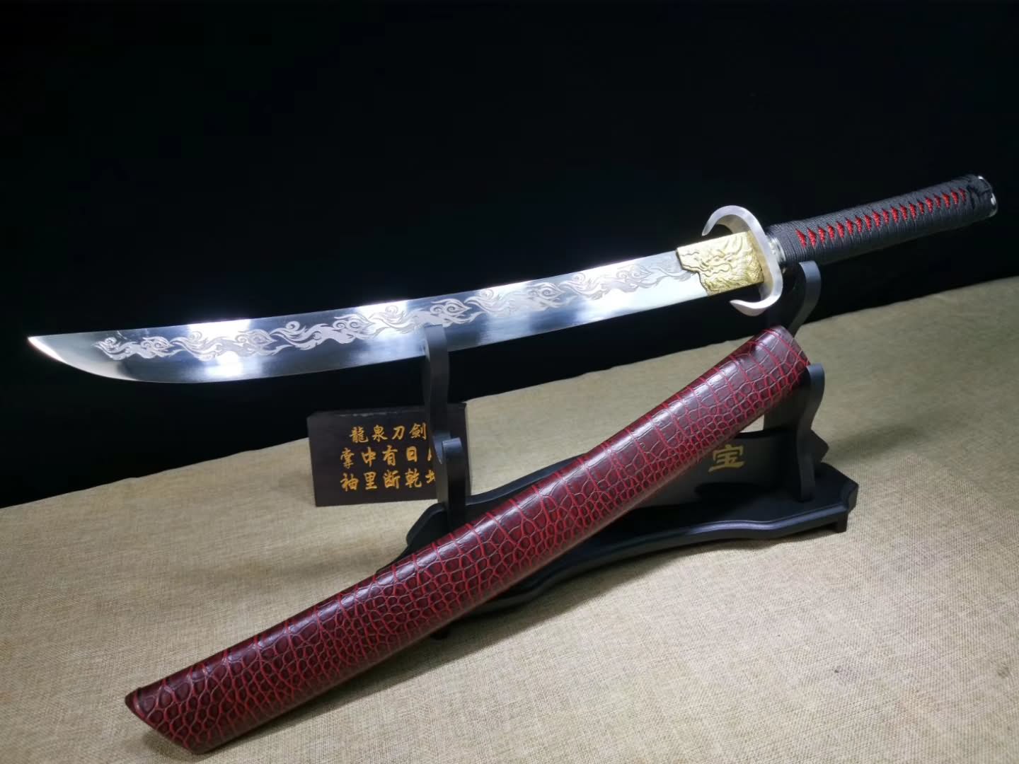 Red leather sheath broadsword,High carbon steel blade