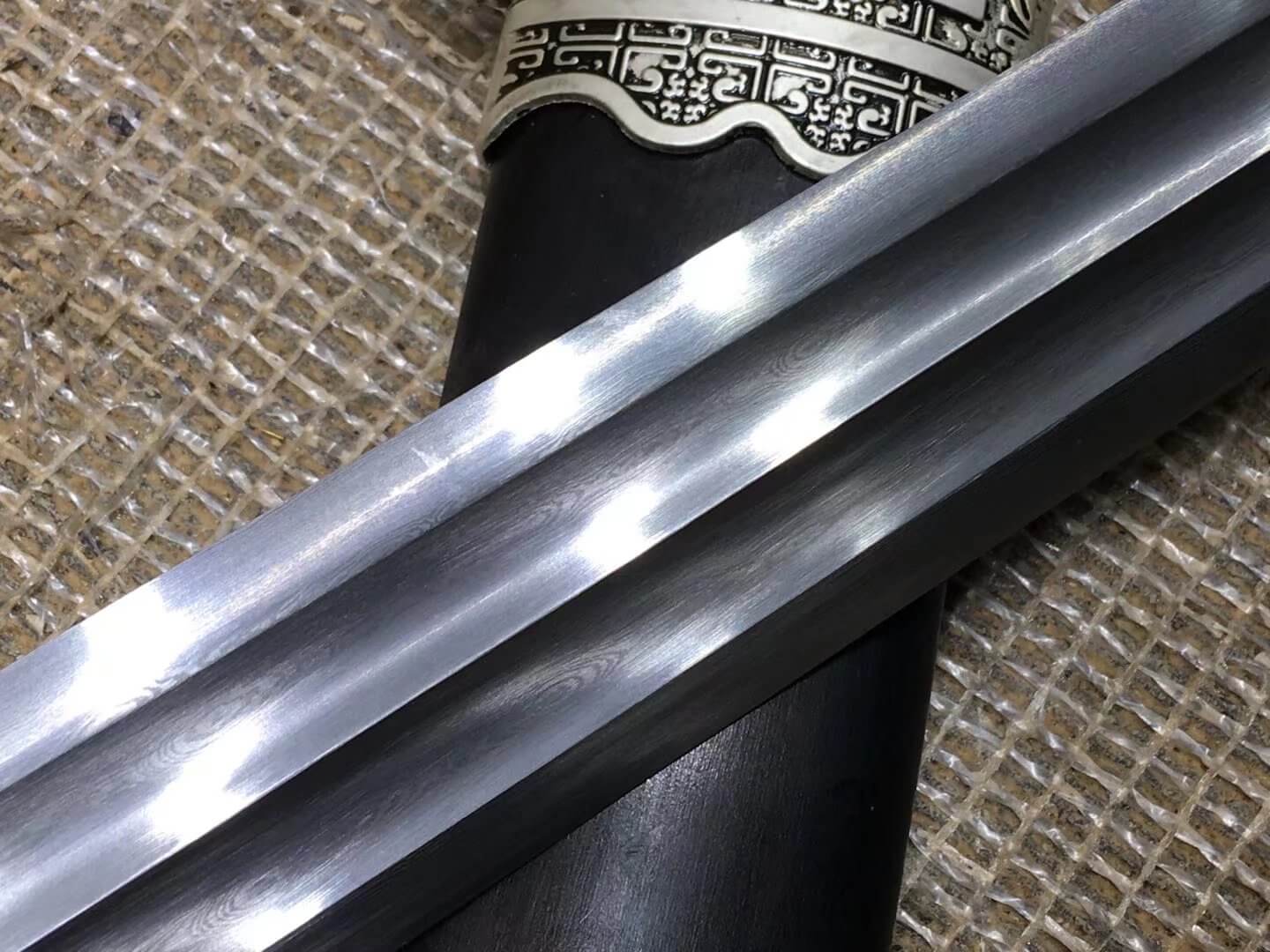 Yuewang sword,Damascus steel blade,Black scabbard,Alloy fittings