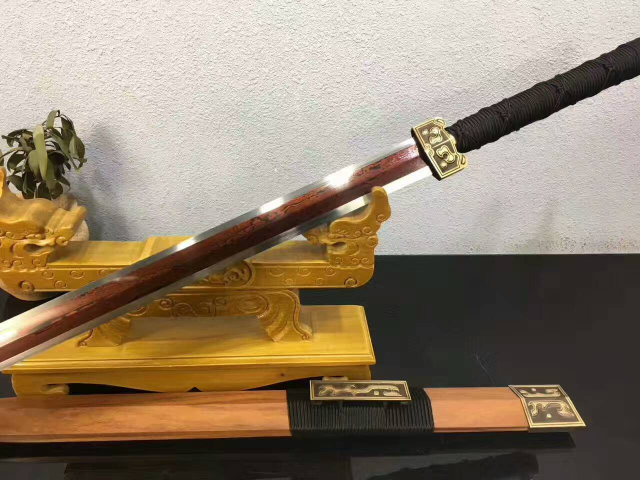 Dragon han sword,Folding steel blade,Acid wooden scabbard/Brass fittings