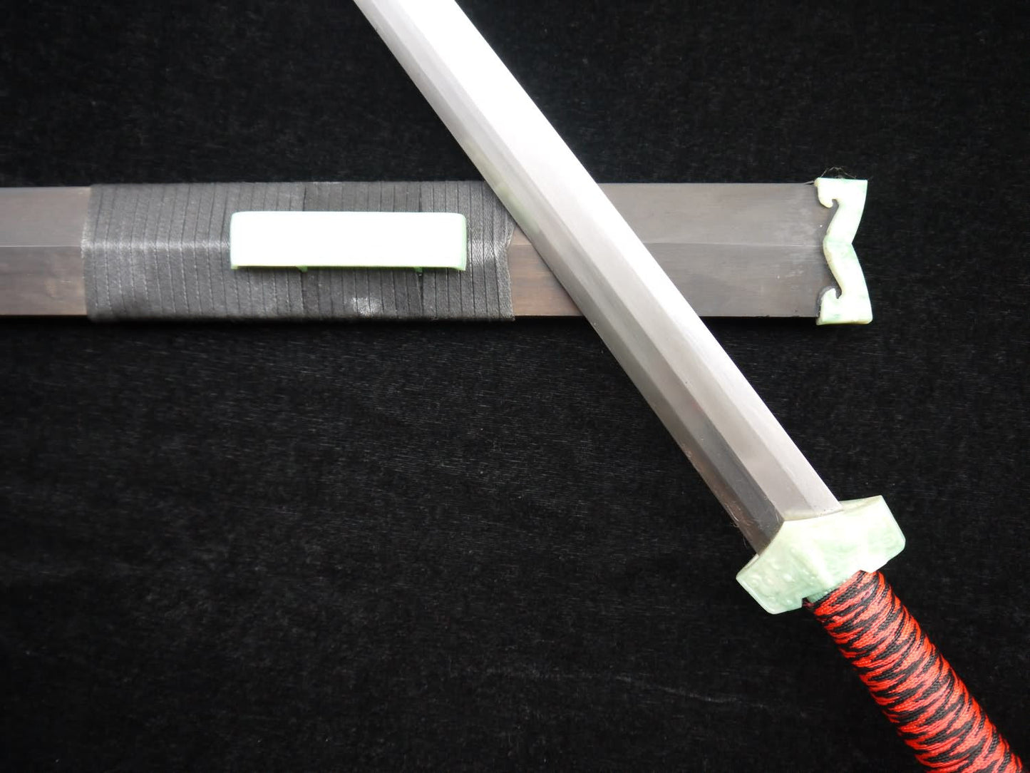 Chinese sword,Han jian,Folded steel blade,Black wood scabbard,Resin fitting