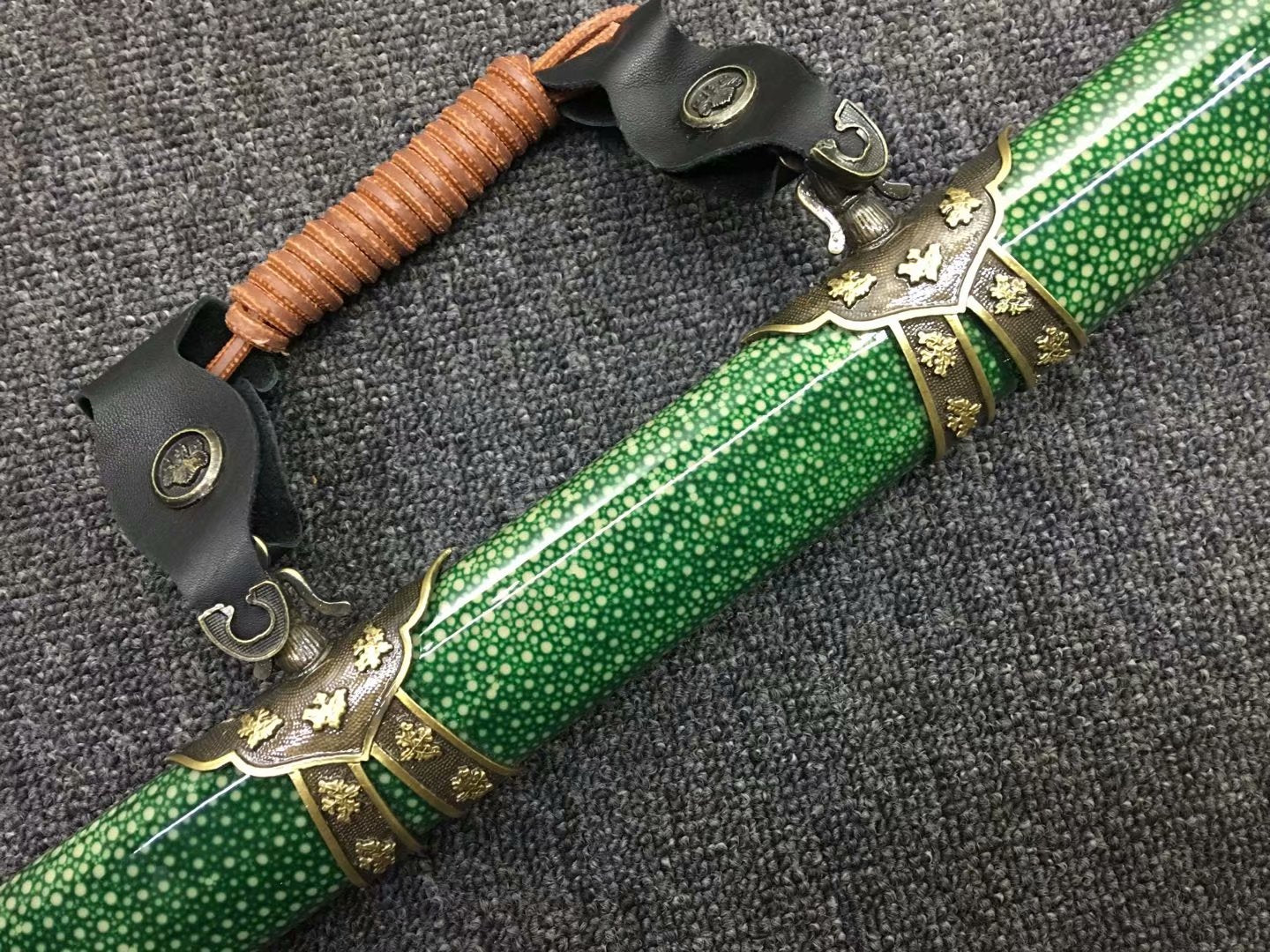 Nihontou katana,Green skin scabbard,Damascus steel burn blade,Brass,Full tang