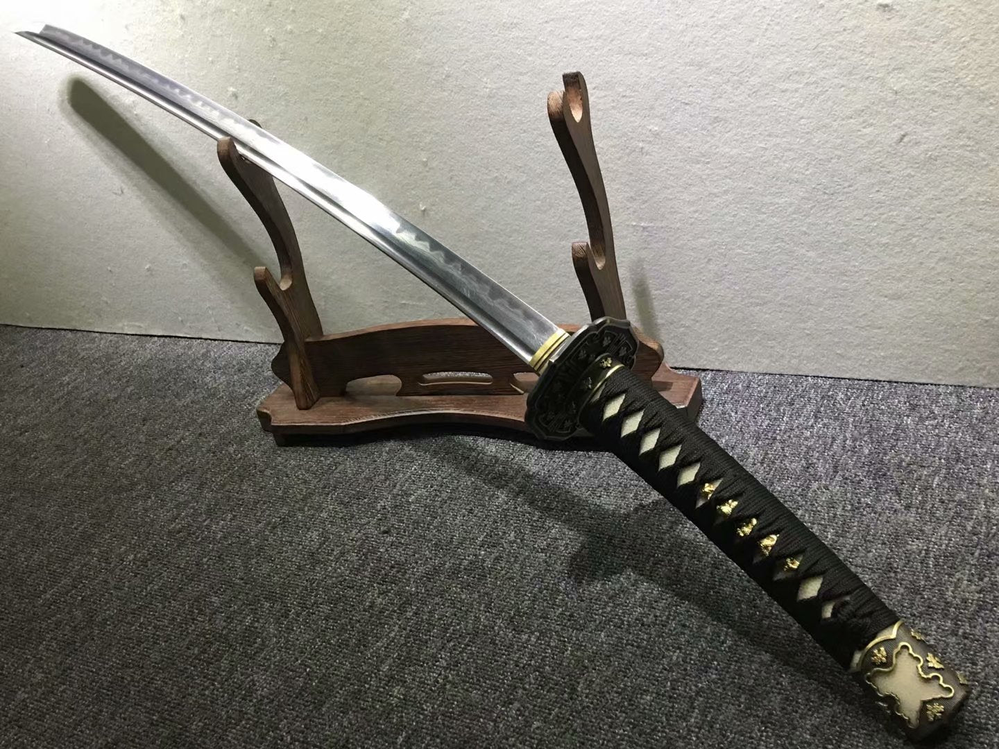 Nihontou katana,Green skin scabbard,Damascus steel burn blade,Brass,Full tang