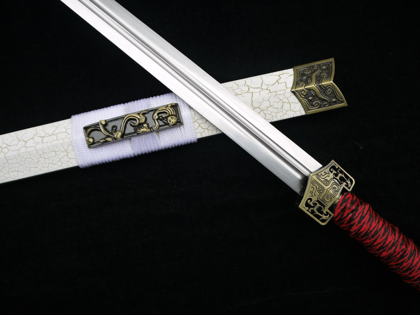 Han jian(Medium carbon steel blade,White scabbard,Alloy)Length 39"