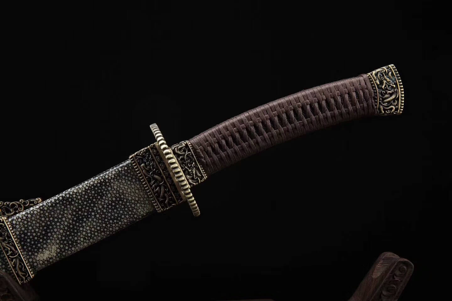 Broadsword,Damascus steel burn blade,Black skin Scabbard,Brass fittings