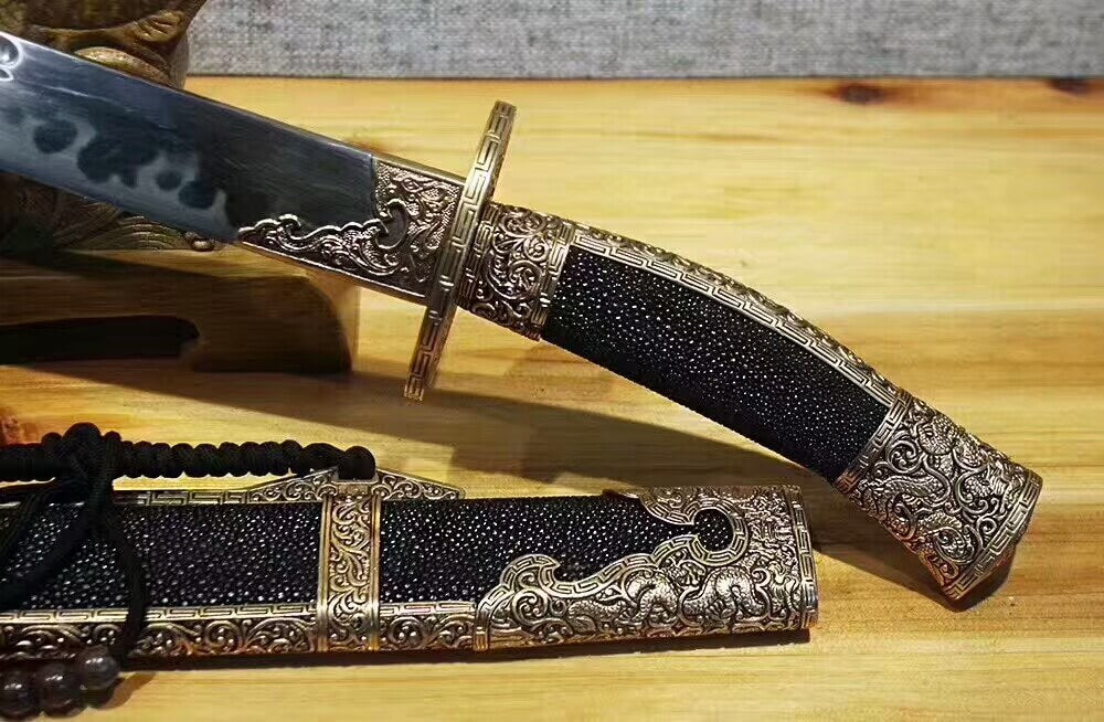 Broadsword(Pattern steel burn blade,Black skin scabbard,Brass fitting)Handmade art