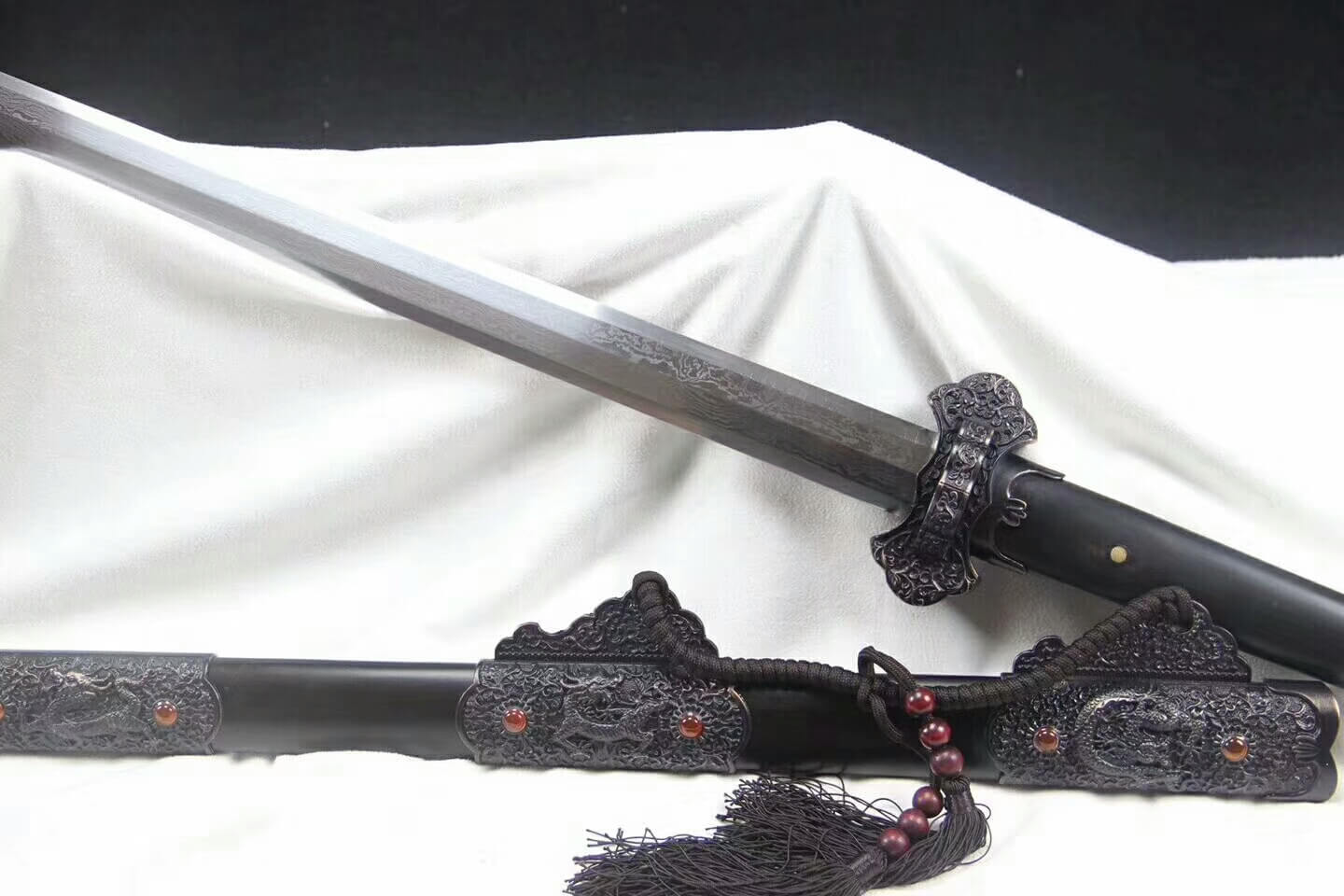 Agate Tang jian,Damascus steel blade,Alloy fittings,Black scabbard