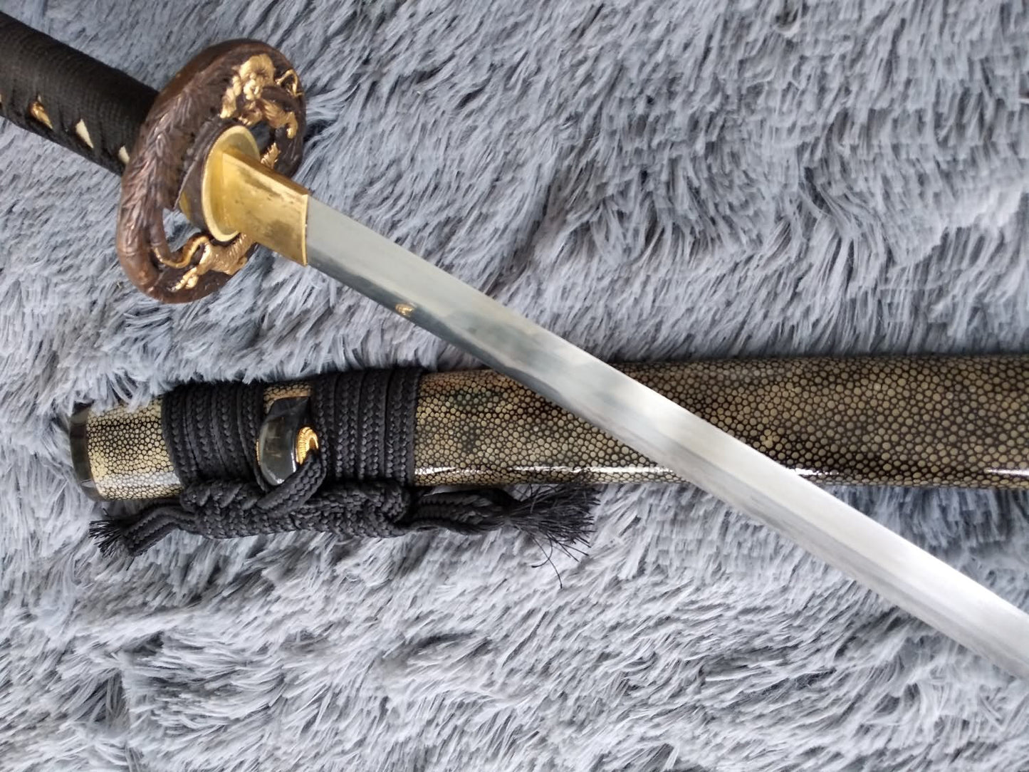 Samurai sword,Katana,Damascus steel burn blade,Skin scabbard,Brass tosogu