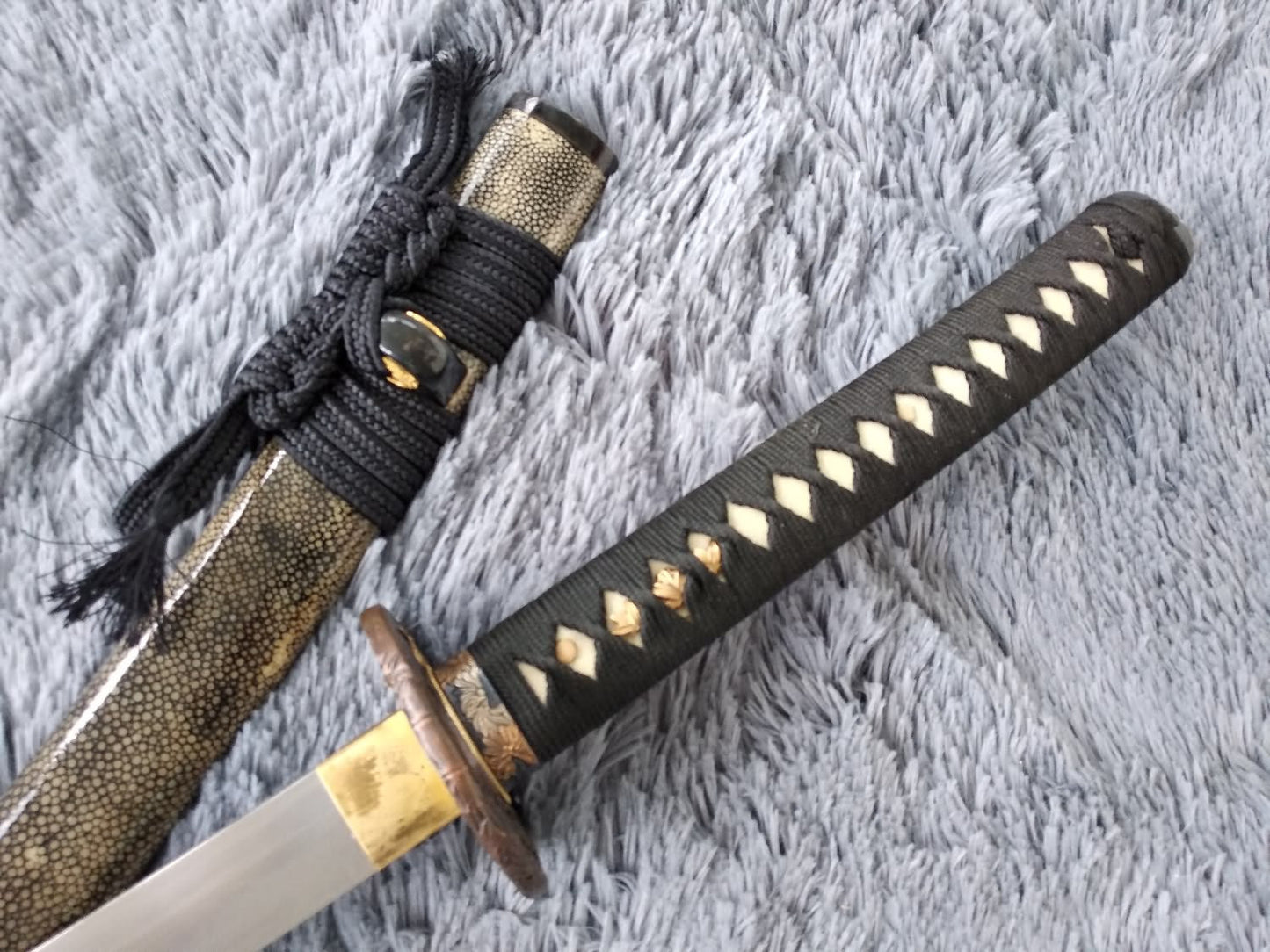 Samurai sword,Katana,Damascus steel burn blade,Skin scabbard,Brass tosogu