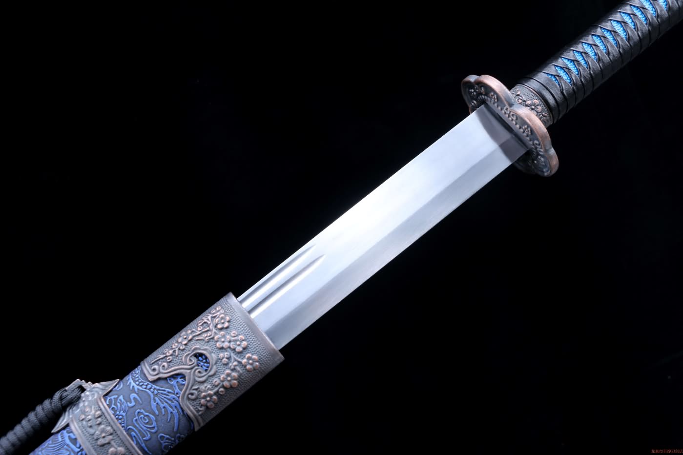 Qing dao swords,High carbon steel black blade,Blue Pu scabbard