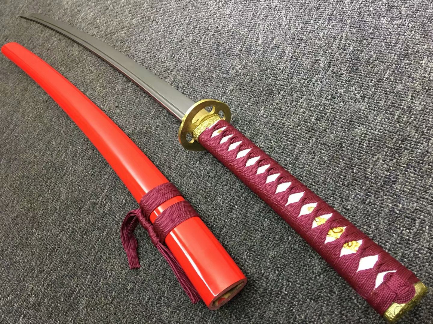 Samurai katana,kendo,Medium carbon steel blade,Red scabbard,Alloy