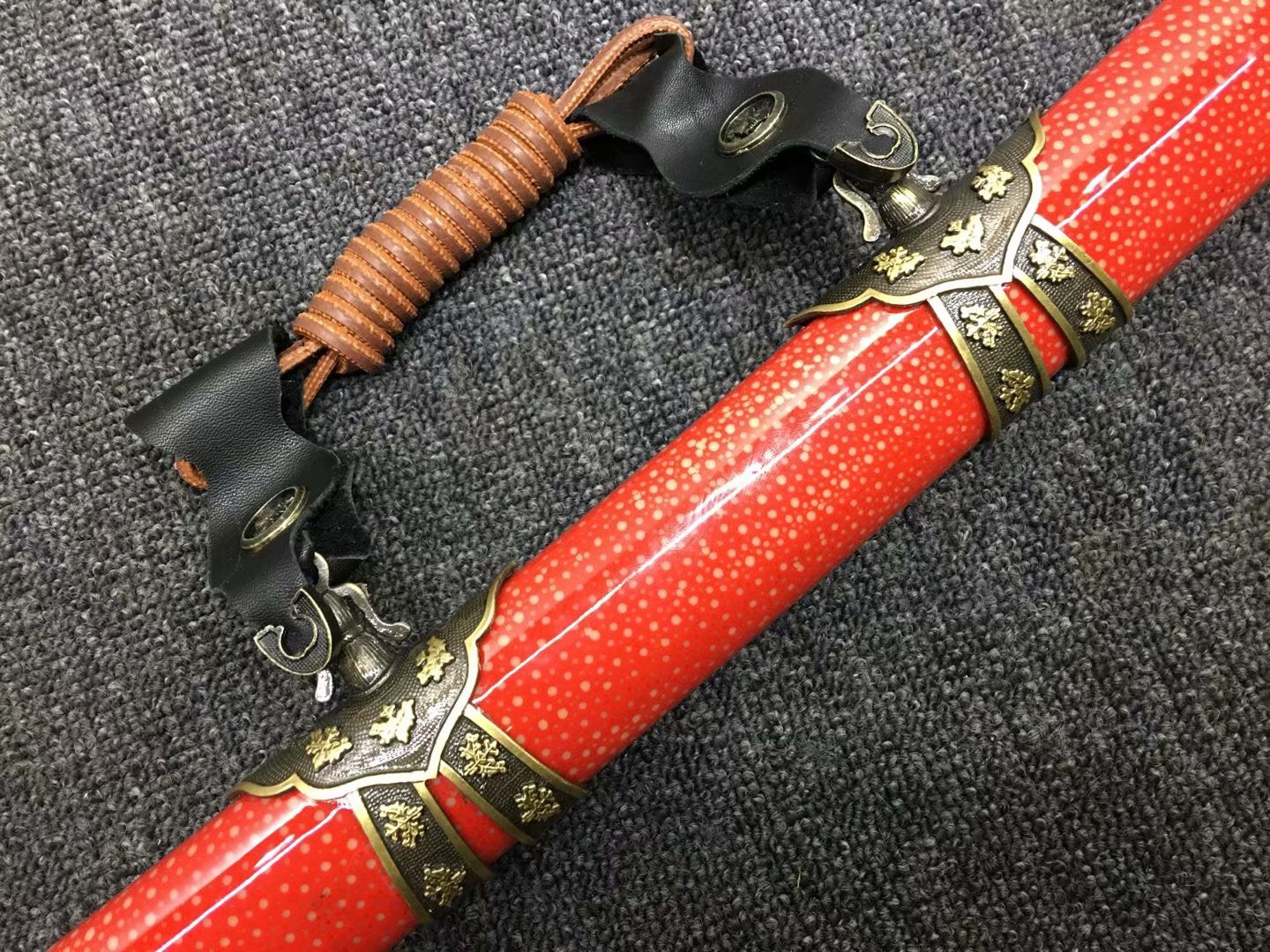 Tachi,Red skin scabbard,Damascus steel burn blade,Brass,Full tang