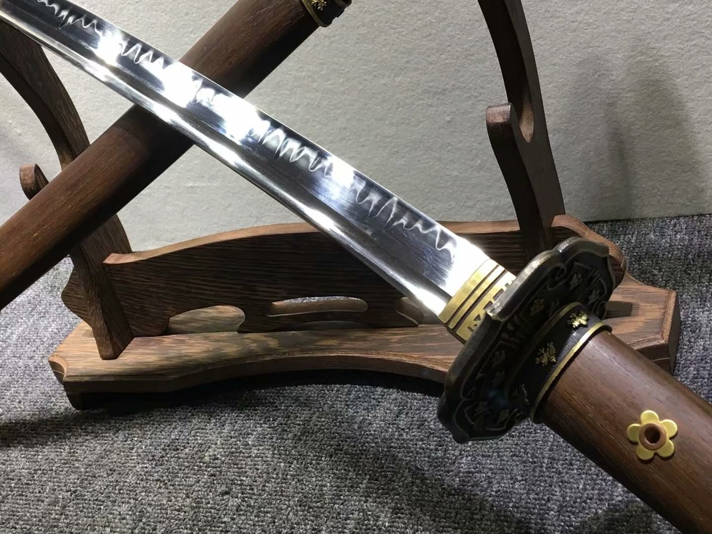 Nihontou Tachi,katana,High carbon steel burn blade,Rosewood,Brass tosogu