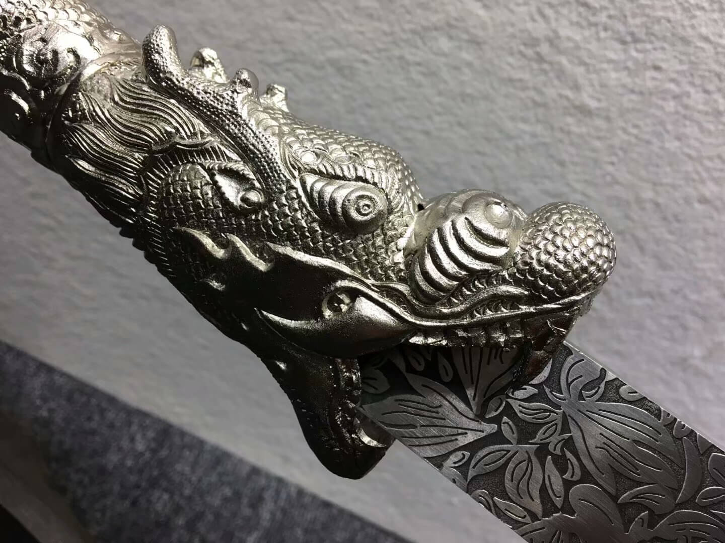 Dragon dao,High carbon steel etch blade,Leather,Alloy