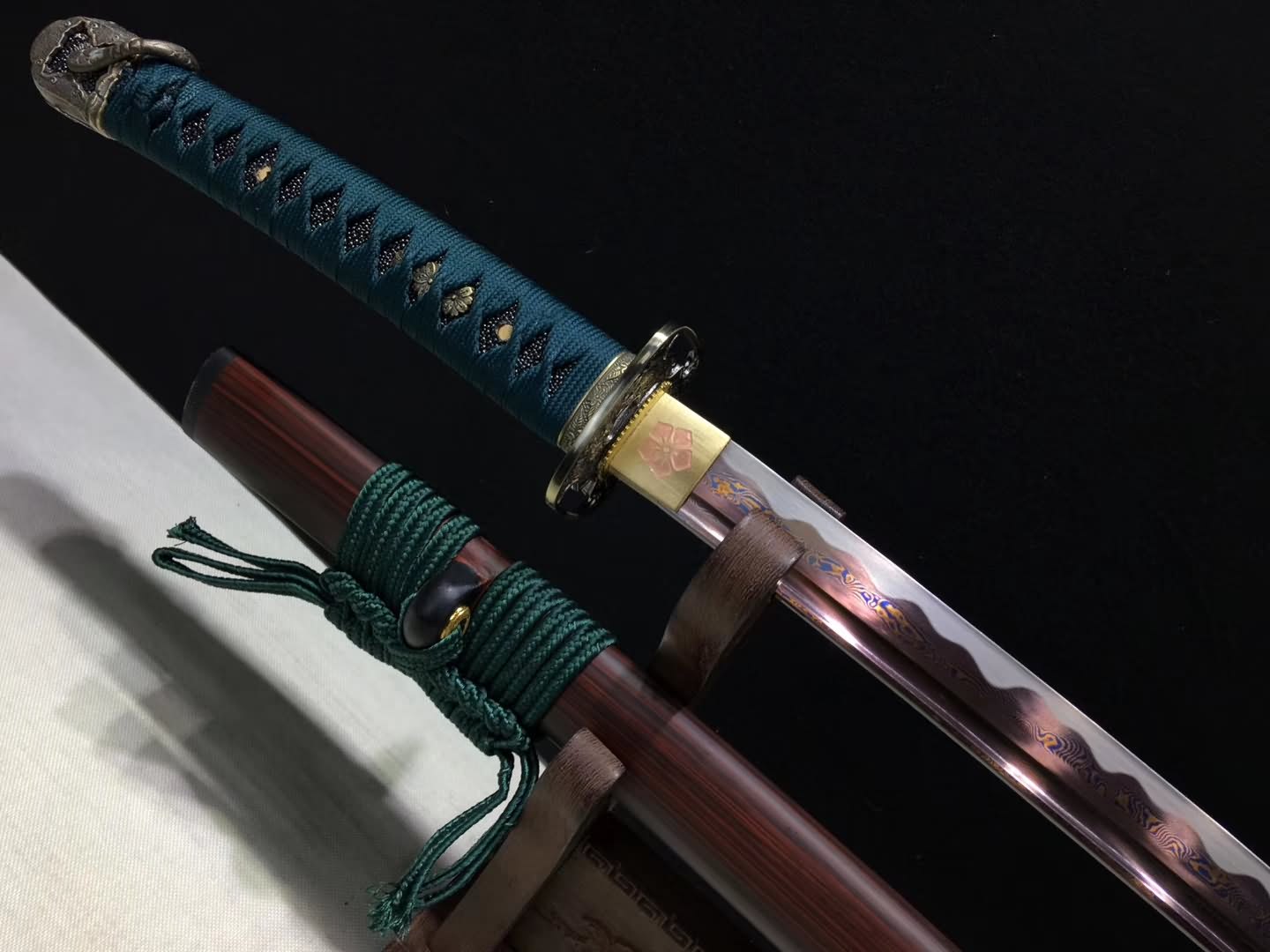 Tachi,Samurai sword,Damascus steel blade,Rosewood scabbard