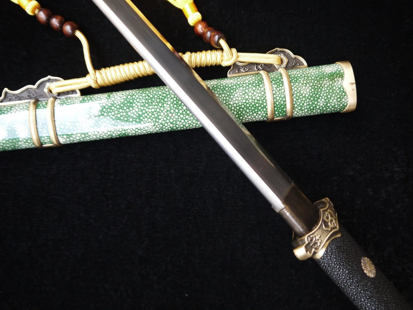 Tang dao(Damascus steel blade,Brass fittings,Green skin scabbard)Full tang